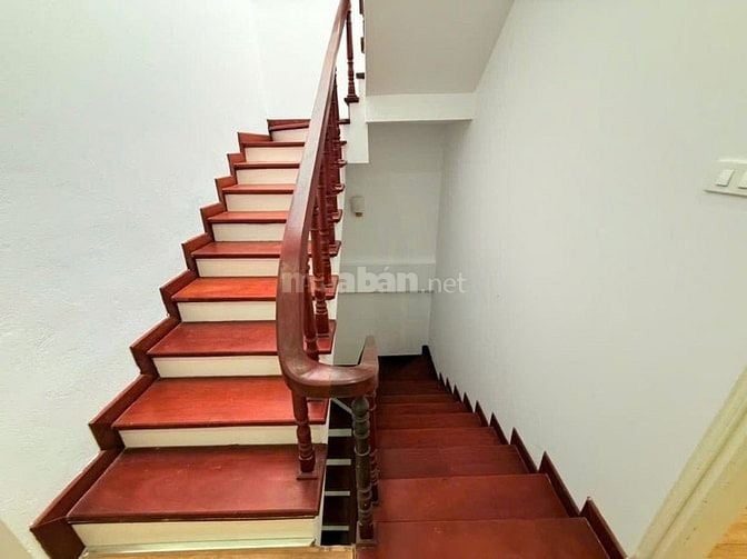 Phạm Tuấn Tài, gara ô tô, trước nhà rộng 5m, nhà đẹp, dân xây, 50m2