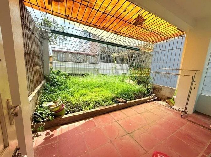 Phạm Tuấn Tài, gara ô tô, trước nhà rộng 5m, nhà đẹp, dân xây, 50m2