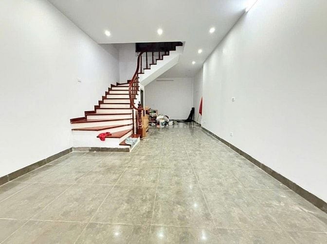 Phạm Tuấn Tài, gara ô tô, trước nhà rộng 5m, nhà đẹp, dân xây, 50m2