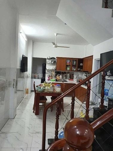 Chú 7 cần bán nhà 1 trệt 1 lầu.