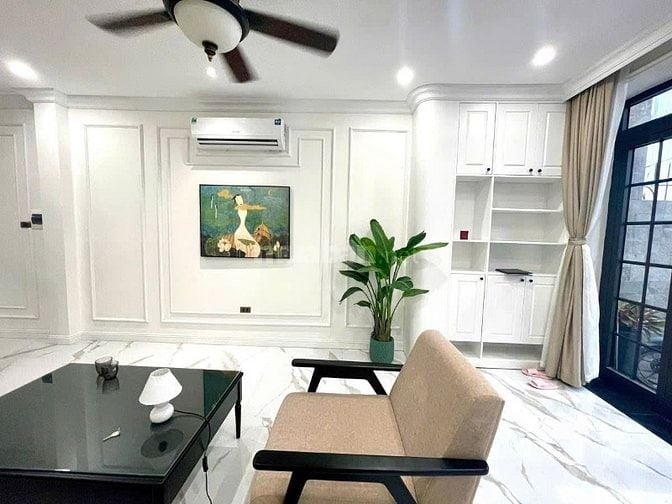 Bán Tòa Nhà Dòng Tiền 8 Tầng 1 Hầm Đội Cấn Ô Tô Tránh 18 Căn Hộ Mới