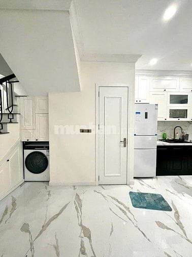Bán Tòa Nhà Dòng Tiền 8 Tầng 1 Hầm Đội Cấn Ô Tô Tránh 18 Căn Hộ Mới
