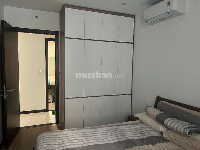 Cho thuê căn 3PN 2WC full nội thất C-Skyview, vào ở ngay, view hồ bơi