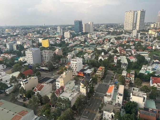 Cho thuê căn 3PN 2WC full nội thất C-Skyview, vào ở ngay, view hồ bơi
