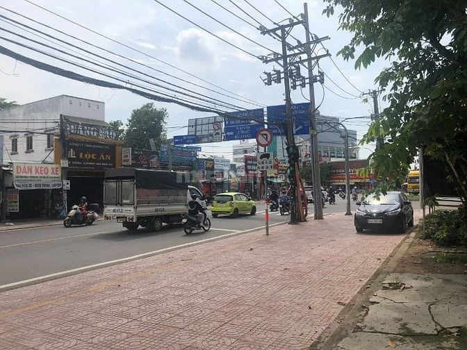 Mặt tiền Nguyễn Văn Tăng, gần Vinhome, khi dân cư buôn bán sầm uất