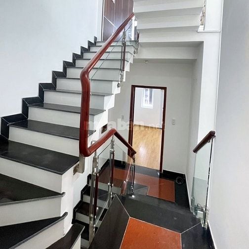 Đường 12m, 4x16m Dương Quảng Hàm, 5 tầng, tiện KD - chỉ 11.1 tỷ