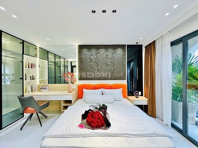 CHỦ BÁN NHÀ ĐẸP MỚI XÂY ĐÚC 3LẦU FULL NỘI THẤT GẦN SÂN BAY GIÁ MỀM