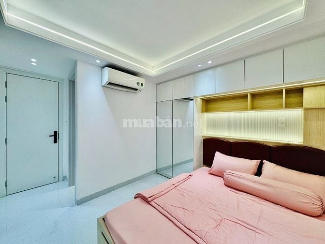 CHỦ BÁN NHÀ ĐẸP MỚI XÂY ĐÚC 3LẦU FULL NỘI THẤT GẦN SÂN BAY GIÁ MỀM
