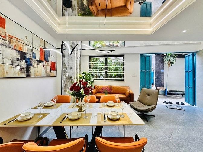 CHỦ BÁN NHÀ ĐẸP MỚI XÂY ĐÚC 3LẦU FULL NỘI THẤT GẦN SÂN BAY GIÁ MỀM