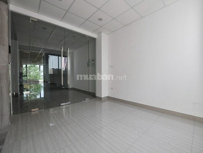 Văn phòng view Hồ Tây xanh sạch đẹp , không khí trong lành thoáng mát 