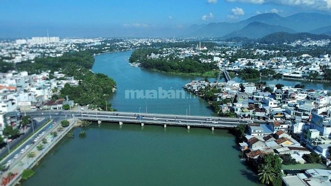 Bán nhà biệt thự Cồn Tân Lập Nha Trang chỉ 100tr/m2 ở đường Xóm Cồn