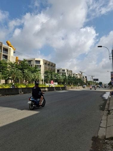 Bán đất đường A1 Phước Long B Quận 9 cũ giá 17,5 tỷ