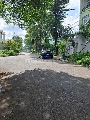 Bán đất đường A1 Phước Long B Quận 9 cũ giá 17,5 tỷ