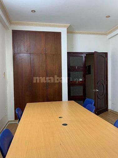 Cho thuê Văn phòng có đầy đủ nội thất, lầu 2 mặt tiền đường Hoa