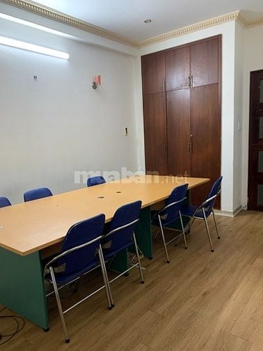 Cho thuê Văn phòng có đầy đủ nội thất, lầu 2 mặt tiền đường Hoa