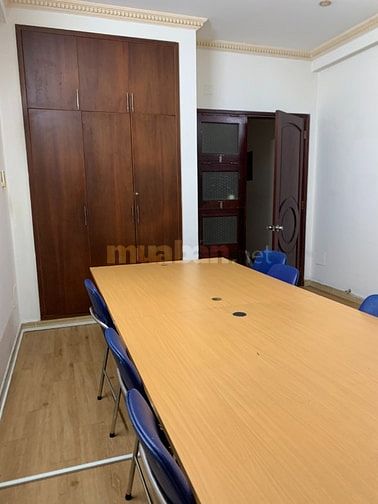 Cho thuê Văn phòng có đầy đủ nội thất, lầu 2 mặt tiền đường Hoa
