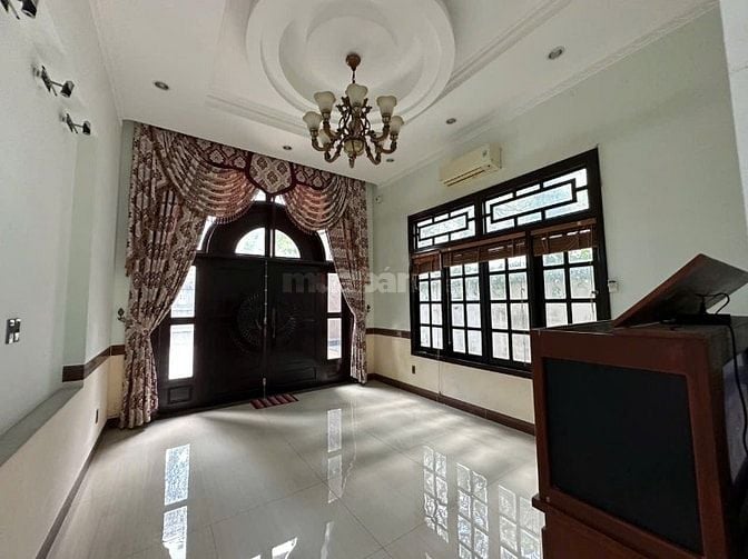  Cho thuê Biệt Thự Góc 2 Mặt tiền sân vườn 1000m2  view sông 