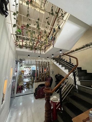 Nhà 2 kiệt, Phạm Nhữ Tăng 2,5m.(5 tầng)75m2,dtsd:200m2,giá:4.5 tỷ
