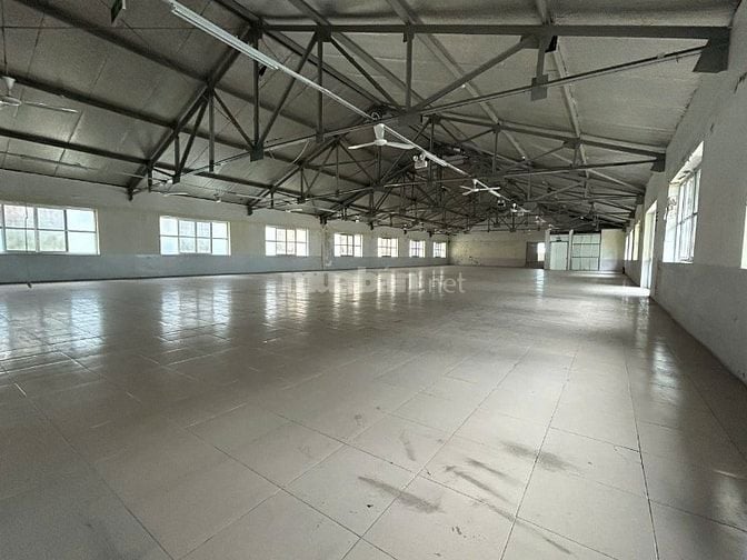  Siêu hót cho thuê  kho diện tích 500–820m² ngay mặt phố Vạn Phúc, Hà 