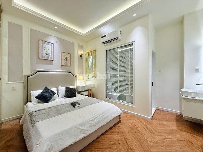 Cần bán gấp nhà Hoàng Hoa Thám P6 Bình Thạnh, DT 49,7m2 giá 2,65tỷ.