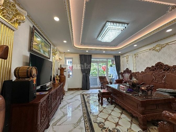 Cho thuê căn shophouse 1T3L khu Văn Hoa Villa, đầy đủ nội thất gỗ 
