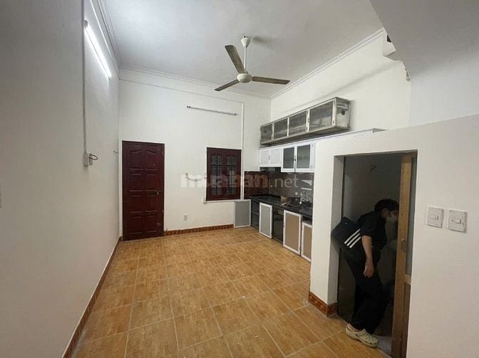 Nhà riêng ngõ phố yên lạc kim ngưu dt60m2x4t giá 18tr 