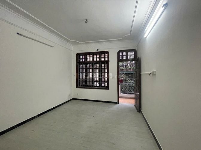 Nhà riêng ngõ phố yên lạc kim ngưu dt60m2x4t giá 18tr 