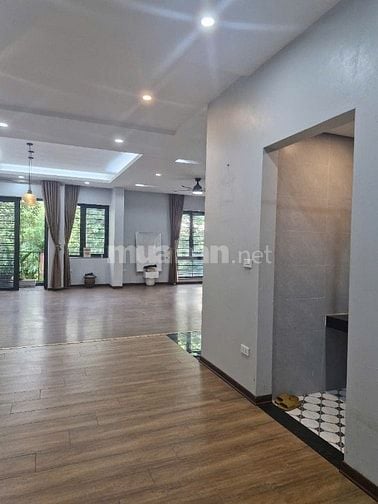 Chính chủ cho thuê nhà làm văn phòng 