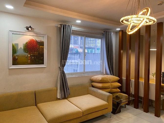Chung cư 590, CMT8,P11, Quận 3:81m2, 2p ngủ,NT, 11tr/th