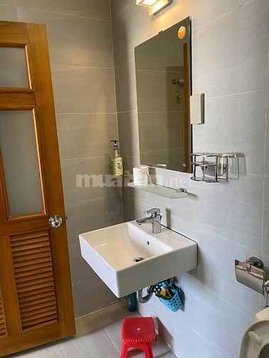 Chung cư 590, CMT8,P11, Quận 3:81m2, 2p ngủ,NT, 11tr/th