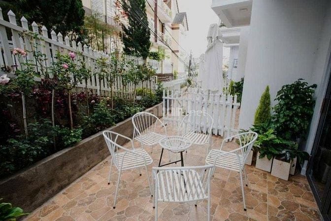 Cho thuê khách sạn 3 sao -40 phòng trung tâm đà lạt - view đẹp 