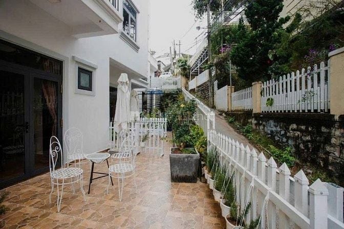 Cho thuê khách sạn 3 sao -40 phòng trung tâm đà lạt - view đẹp 
