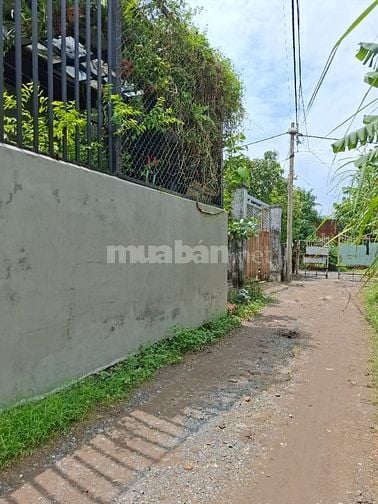 Bán lô 605m góc 2mt đường 9 Long Phước
