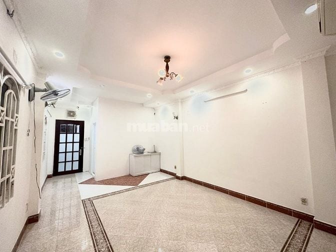 Nhà 4tầng HXH gần chợ Bà Chiểu,4.5x19m2 CN 91m2 giá chỉ nhỉnh 100tr/m2