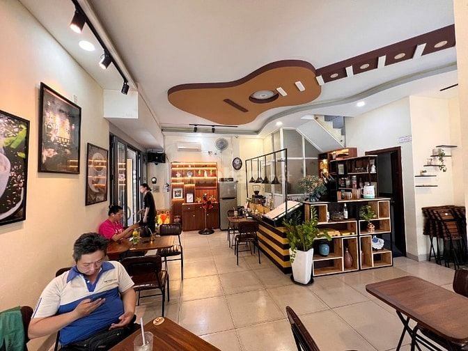  Sang quán cafe góc 2 MT , thuê 12tr vị trí đẹp 67A Ỷ Lan, Tân Phú