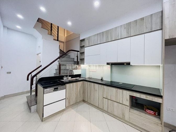 Bán nhà Ngõ 163/9 Nhà số 8 Hoàng Văn Thái 32m x 5 tâng ô tô đỗ cửa 