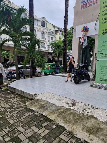 Cho thuê mặt bằng sân căn góc Phạm Văn Nghị ,PMH, Quận 7 làm Cafe .