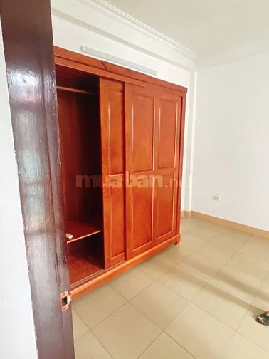 Cho thuê nhà đủ nội thất, 25m*5 tầng, phố Vọng, HBT, Hà Nội. Giá 10tr