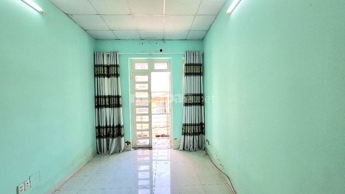 Nhà đẹp, 3,3m x 16m, Trệt, 1lầu, sát MT Bùi M Trực P6, Q8.