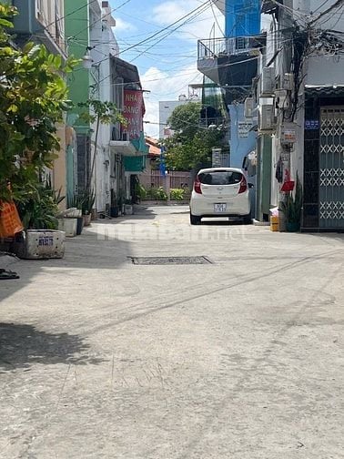 Mặt Tiền HXH  Rộng 5 M . Ngang 5M P. Phú Thuận DT: 70m2 Chỉ hơn 6 Tỷ t
