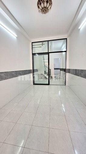 Nhà đẹp, 3,3m x 16m, Trệt, 1lầu, sát MT Bùi M Trực P6, Q8.