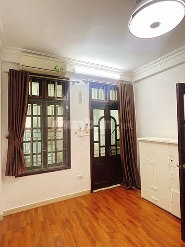Cho thuê nhà đủ nội thất, 25m*5 tầng, phố Vọng, HBT, Hà Nội. Giá 10tr