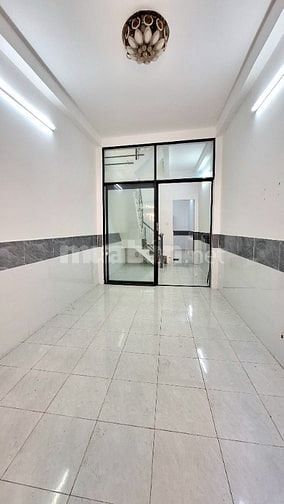 Nhà đẹp, 3,3m x 16m, Trệt, 1lầu, sát MT Bùi M Trực P6, Q8.