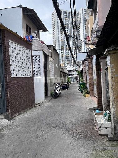 Nhà đẹp, 3,3m x 16m, Trệt, 1lầu, sát MT Bùi M Trực P6, Q8.