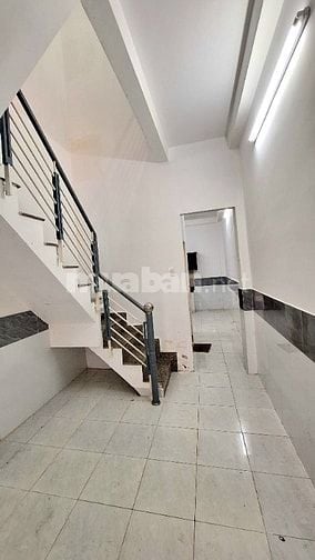 Nhà đẹp, 3,3m x 16m, Trệt, 1lầu, sát MT Bùi M Trực P6, Q8.