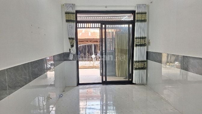 Nhà đẹp, 3,3m x 16m, Trệt, 1lầu, sát MT Bùi M Trực P6, Q8.