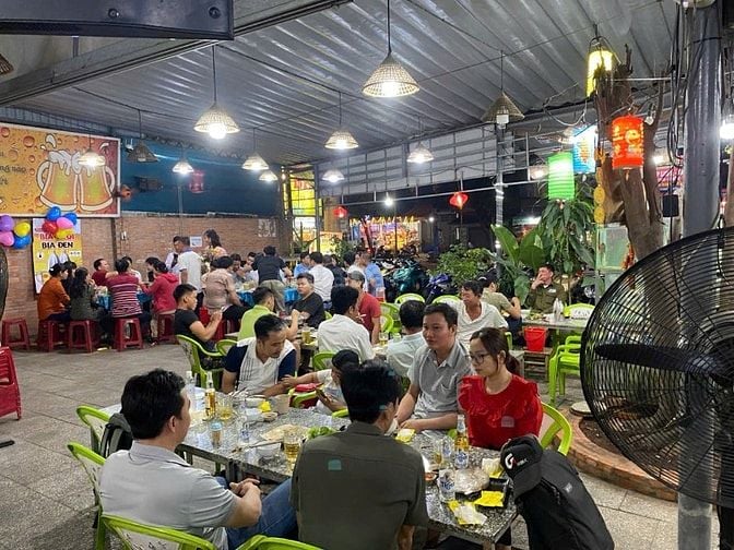 Sang gấp quán ăn Mt 743 giá 300 triệu, dĩ an, bình dương