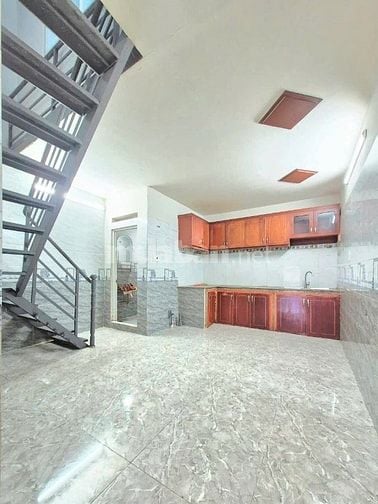Nhà bán một lầu mặt tiền đường vị trí mua bán kinh doanh đa ngành nghề