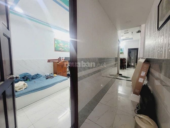 Mặt Tiền HXH  Rộng 5 M . Ngang 5M P. Phú Thuận DT: 70m2 Chỉ hơn 6 Tỷ t