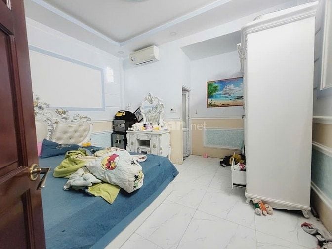 Mặt Tiền HXH  Rộng 5 M . Ngang 5M P. Phú Thuận DT: 70m2 Chỉ hơn 6 Tỷ t